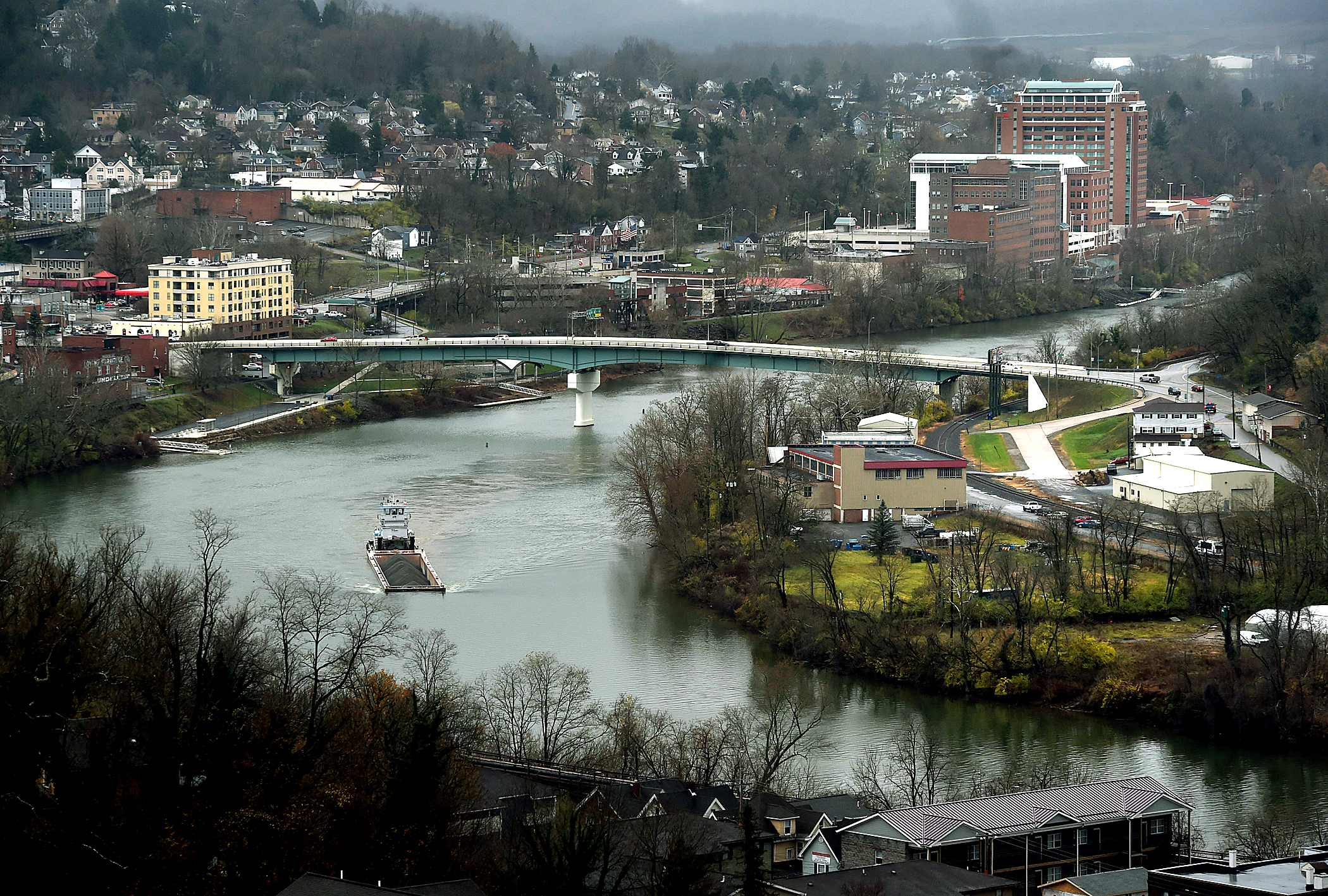 Riverfront task force urges city to invest in planning process